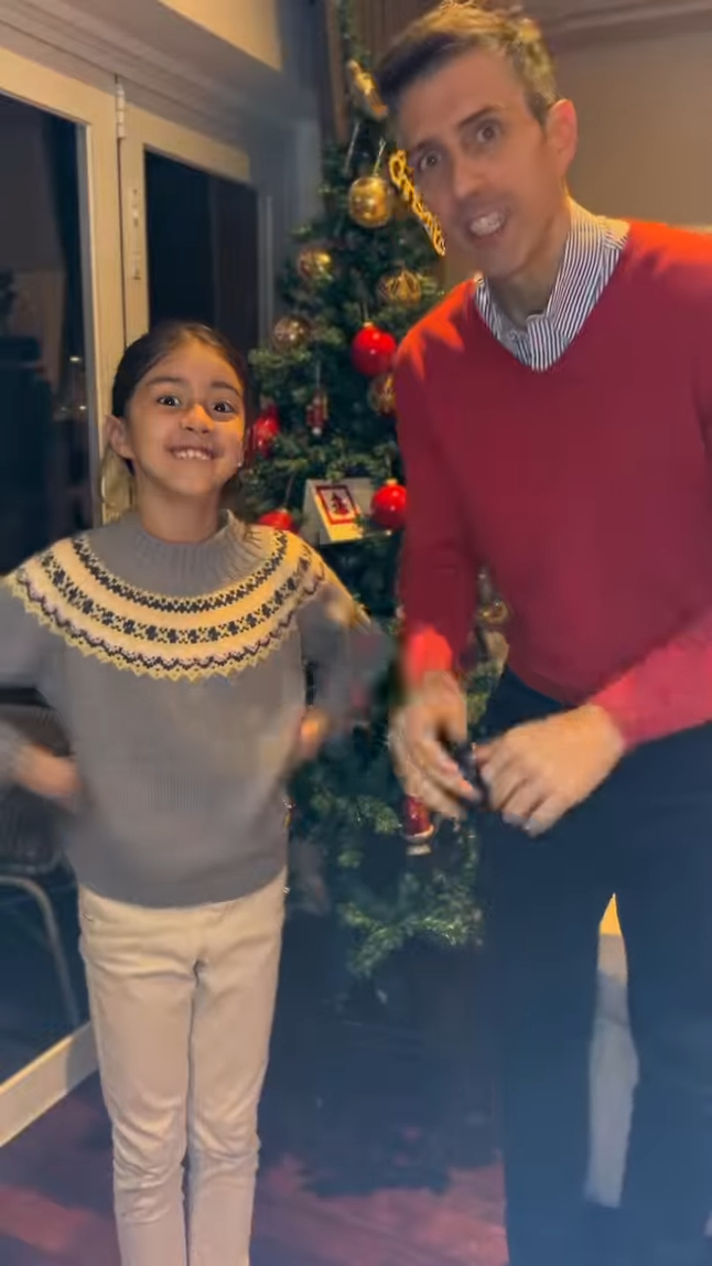 目測應該有兩米高。